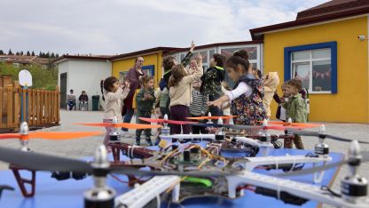Trakya Üniversitesi’nde anaokulu öğrencilerinin dron deneyimi