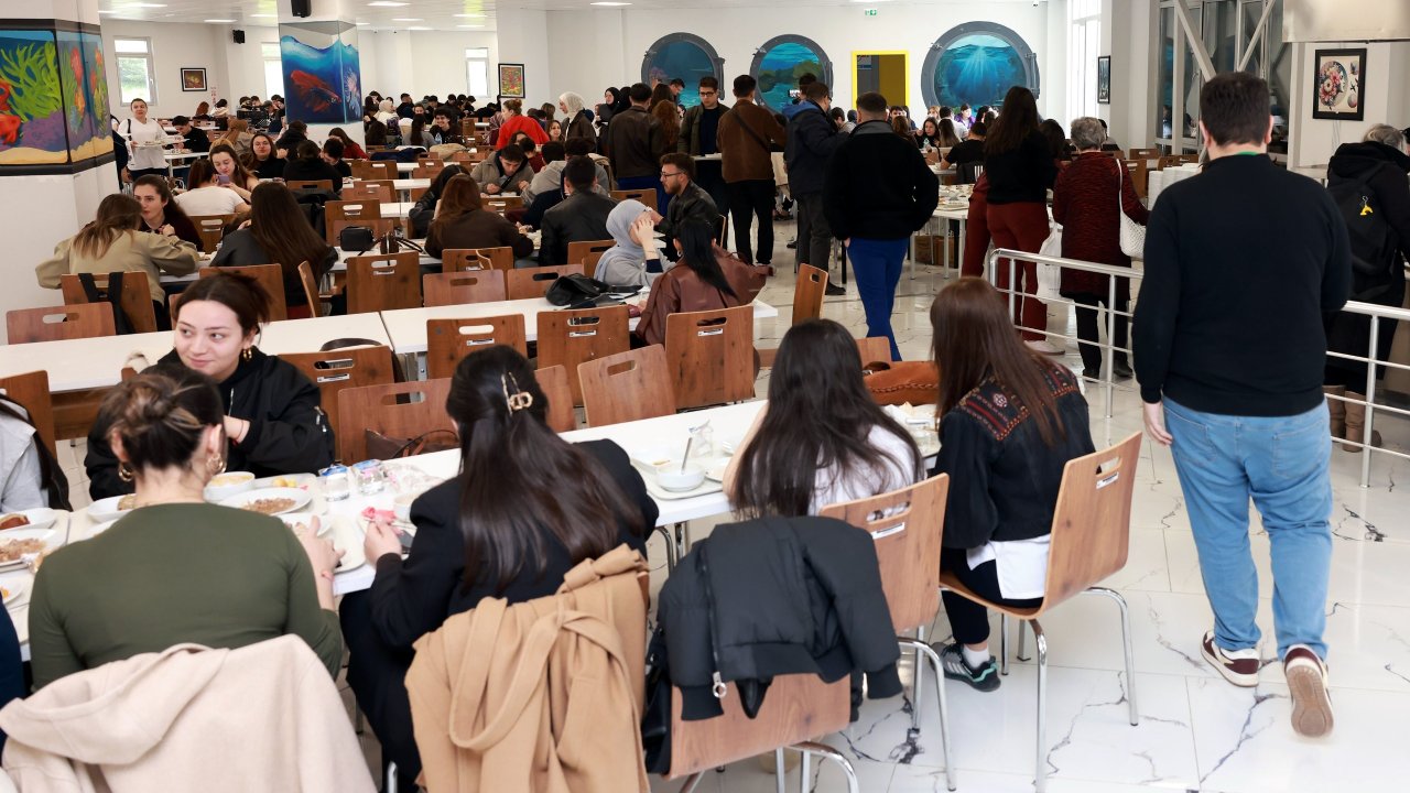 TÜ öğrencilere 100 bin kişilik ‘askıda yemek’ uygulaması başlattı