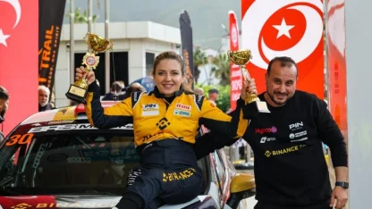 Türkiye'nin ilk engelli kadın pilotu Kübra Denizci Keskin'den podyumda çifte başarı