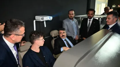 Yıldırım Belediye Başkanı Oktay Yılmaz, lise öğrencileriyle bir araya geldi