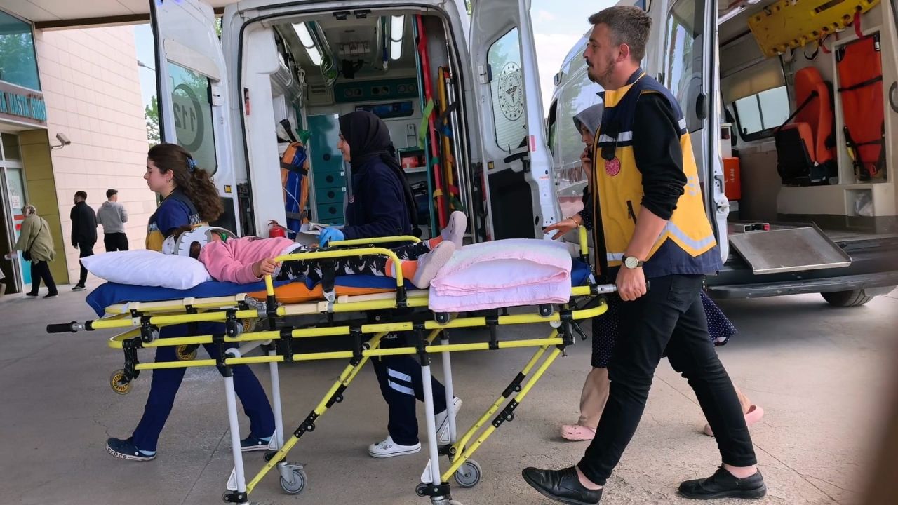 Balkonda başına mermer düşen Miray, ağır yaralandı