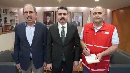 Başkan Yılmaz, Türk Kızılay’a kurban bağışında bulundu