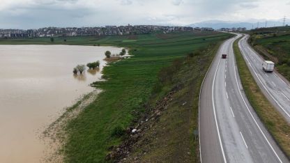 Bursa’da baraj gövdesinde izinsiz ekilen araziler su altında kaldı; 500 dekar alan dronla görüntülendi