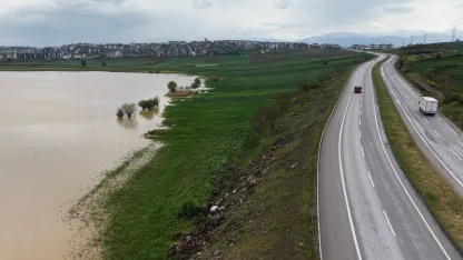 Bursa’da baraj gövdesinde izinsiz ekilen araziler su altında kaldı; 500 dekar alan dronla görüntülendi