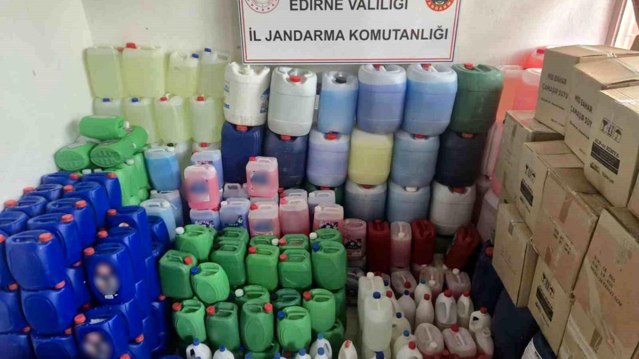 Edirne’de 4 bin 613 litre sahte sıvı deterjan ve ham maddesi ele geçirildi