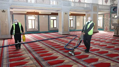 Nilüfer Belediyesi'nden 130 camide bahar temizliği