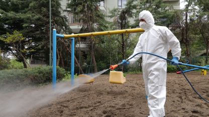 Osmangazi’de parklar dezenfekte edildi