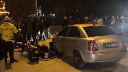 Otomobille motosiklet çarpıştı; 2 yaralı