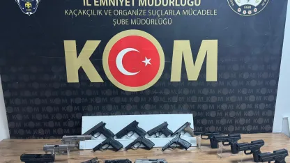 Sakarya'da 17 ruhsatsız tabanca ele geçirildi; 2 tutuklama